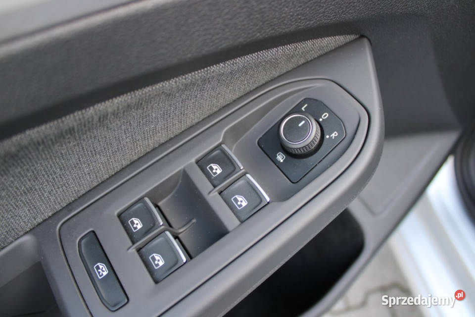 Volkswagen Golf 2023r Salon Ambiente CarPlay