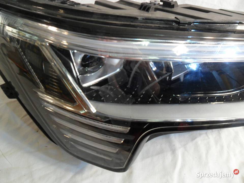 REFLEKTOR PRZÓD STRONA PRAWA AUDI ETRON sprzedam