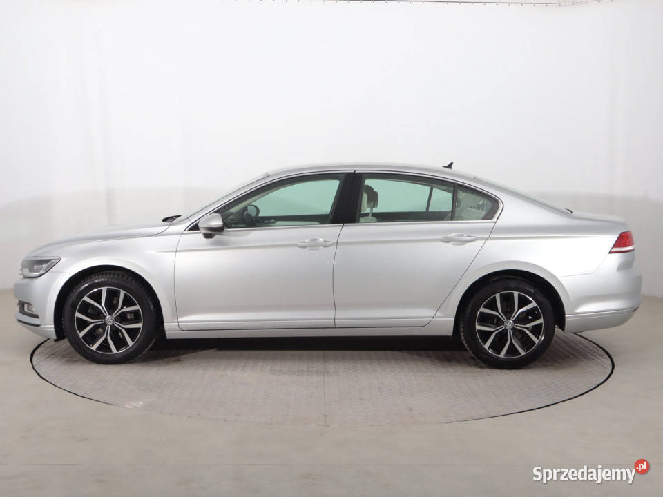 VW Passat 18 TSI światła LED Katowice