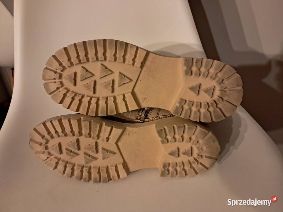 beżowe botki rozmiar 38 stan 3 razy założone świętokrzyskie Sandomierz sprzedam