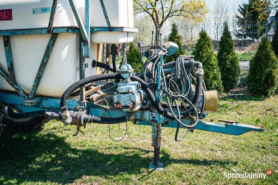 Opryskiwacz Evrard 2 500 l 24 m belka sprzedam