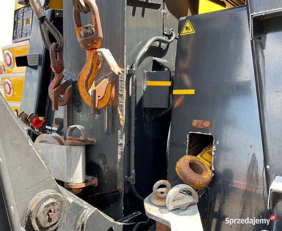 Holownik 4 osiowy 8x4 Mercedes FALKOM do Warszawa