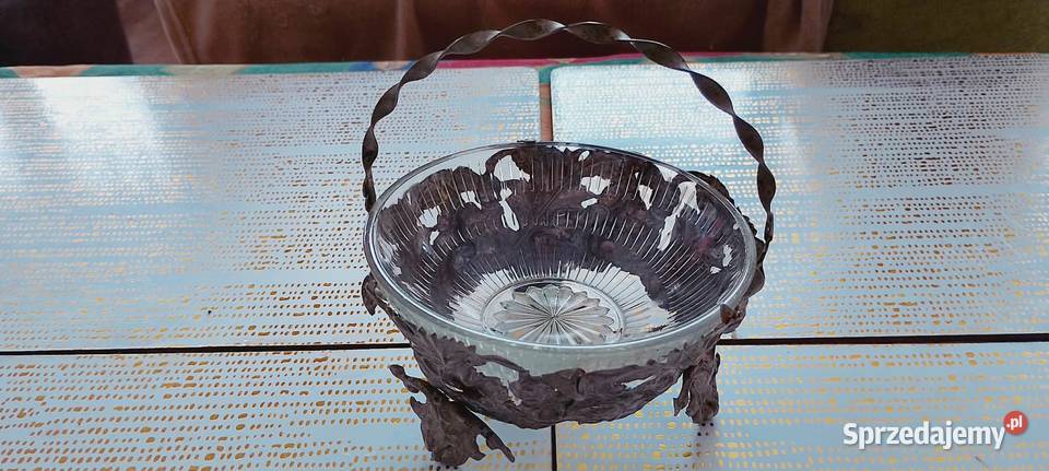 Kryształowa cukiernica Hefra w metalowym koszyku Wąbrzeźno