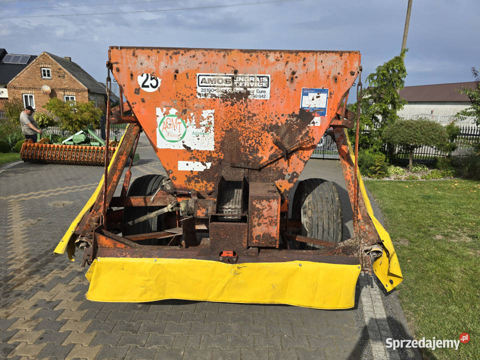 Rozsiewacz wapna AMOS AGMT 5 ton 6 m Rozsiewacze nawozów Baliki
