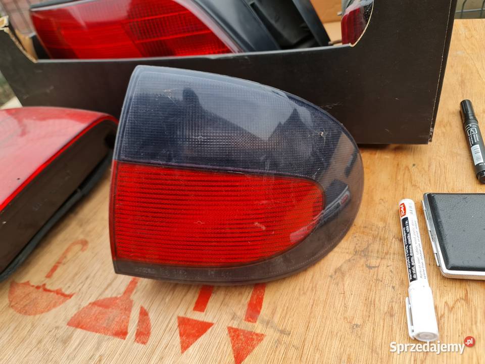 Renault megane sedan lampa prawy tył śląskie