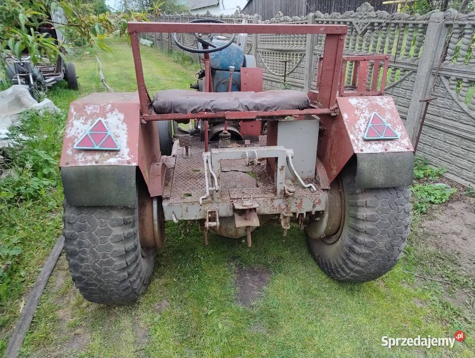 Papaj es 18 Przyłogi