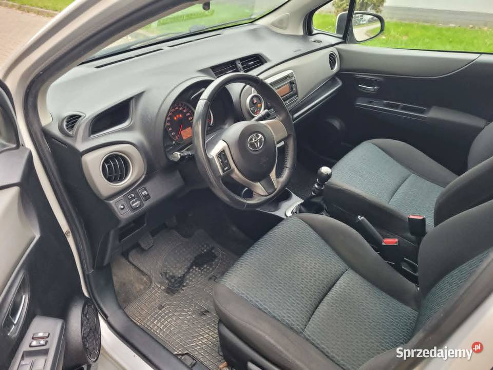 2011 Toyota Yaris III 133 VVTi 99 salon klima 99KM łódzkie Łódź sprzedam