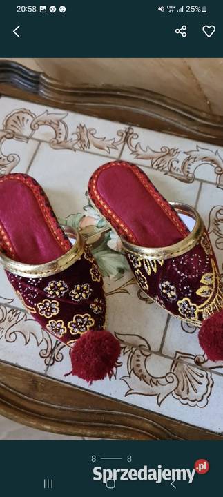 Dwa czerwone ozdobne buciki Przasnysz sprzedam