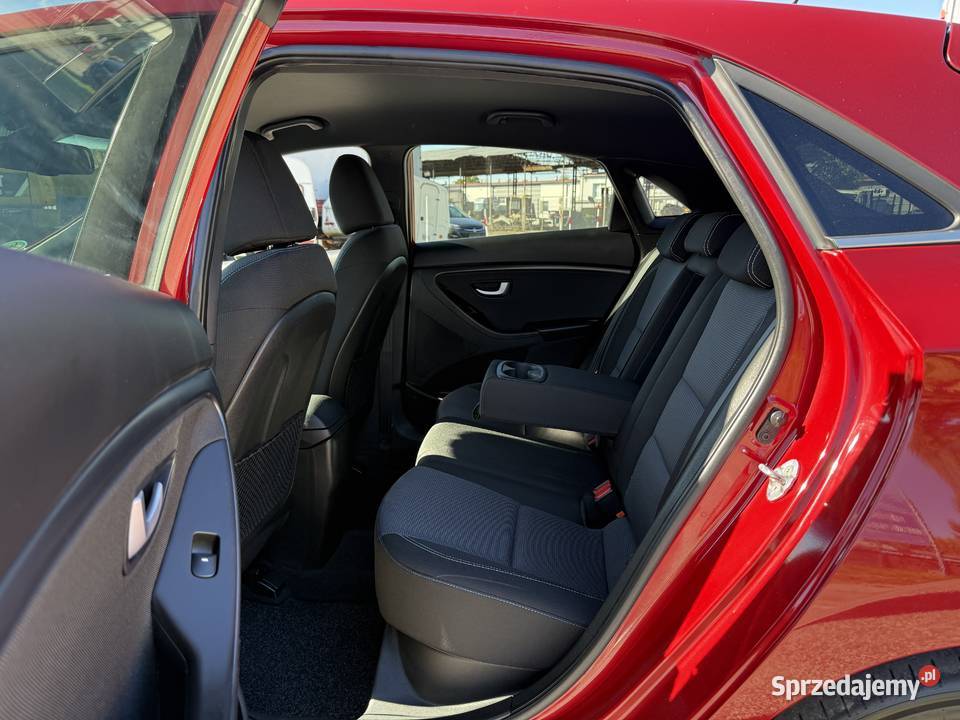 Hyundai i30 16 BENZYNA Klimatronik Nawigacja garażowany wielkopolskie Konin
