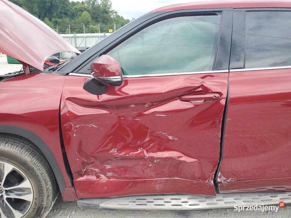 2021 TOYOTA HIGHLANDER XLE Częstochowa