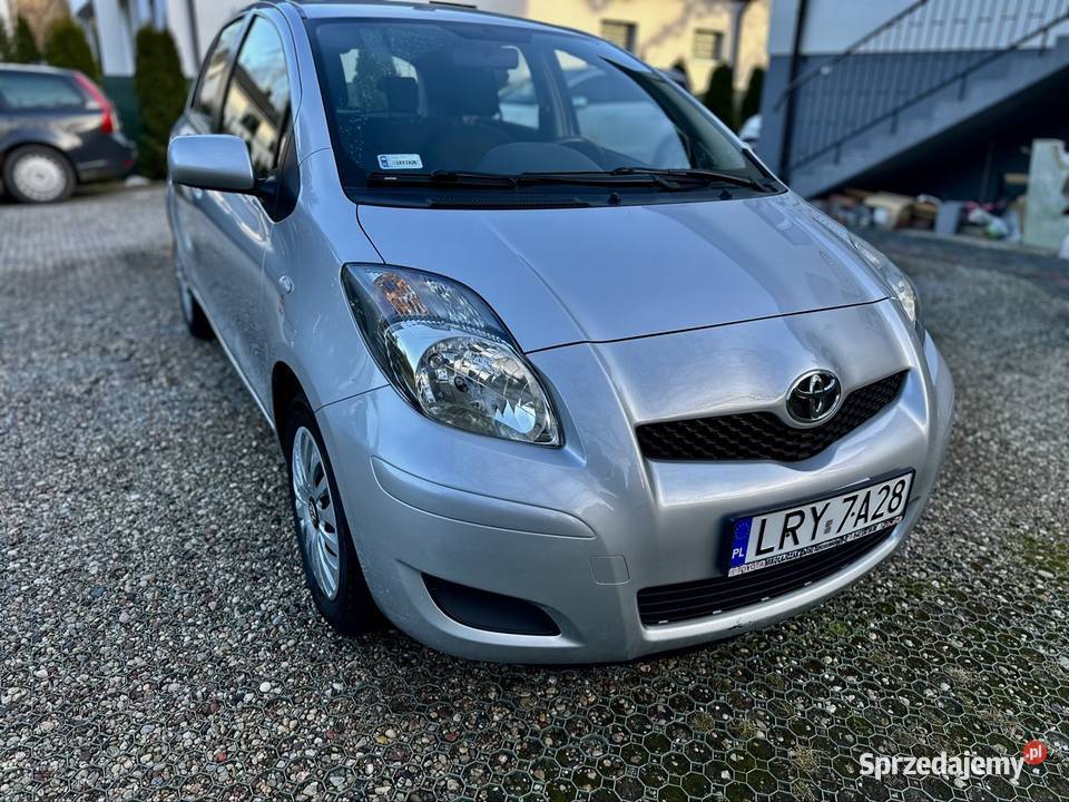 Toyota Yaris 13 VVTI 6 biegów 100 pierwszy właściciel Yaris Konstancin-Jeziorna
