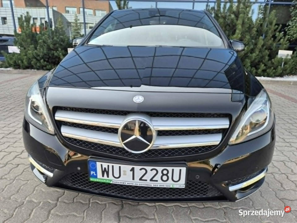 Mercedes B 200 brązowe skóry Harman Kardonel garażowany Warszawa