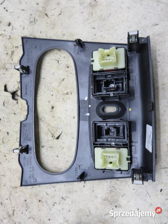 RAMKA PANEL PRZYCISKI DACIA SANDERO II osobowe
