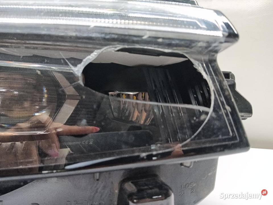 LAMPA PRZÓD PRZEDNIA PRAWA VW PASSAT B9