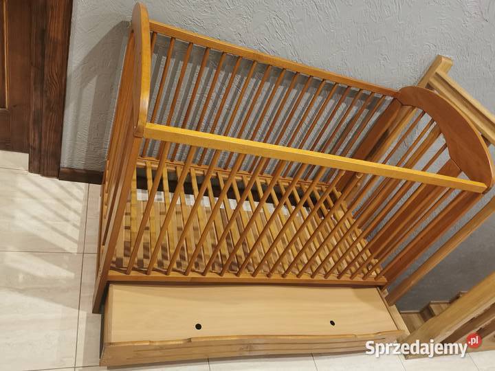 Łóżeczko dziecięce drewniane Meble
