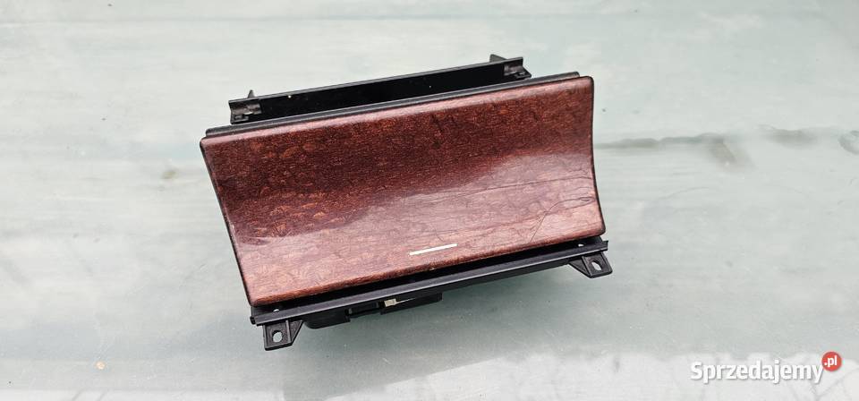 Popielniczka mercedes w210 clasic Rok produkcji 1998 Zbąszyń