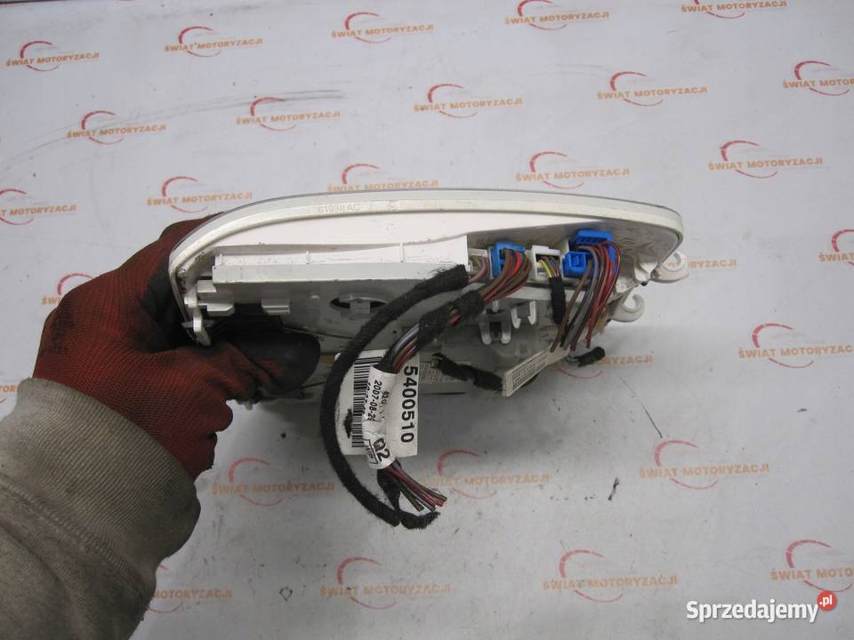 MERCEDES W204 07r lampka podsufitki A2048702758 Kielce