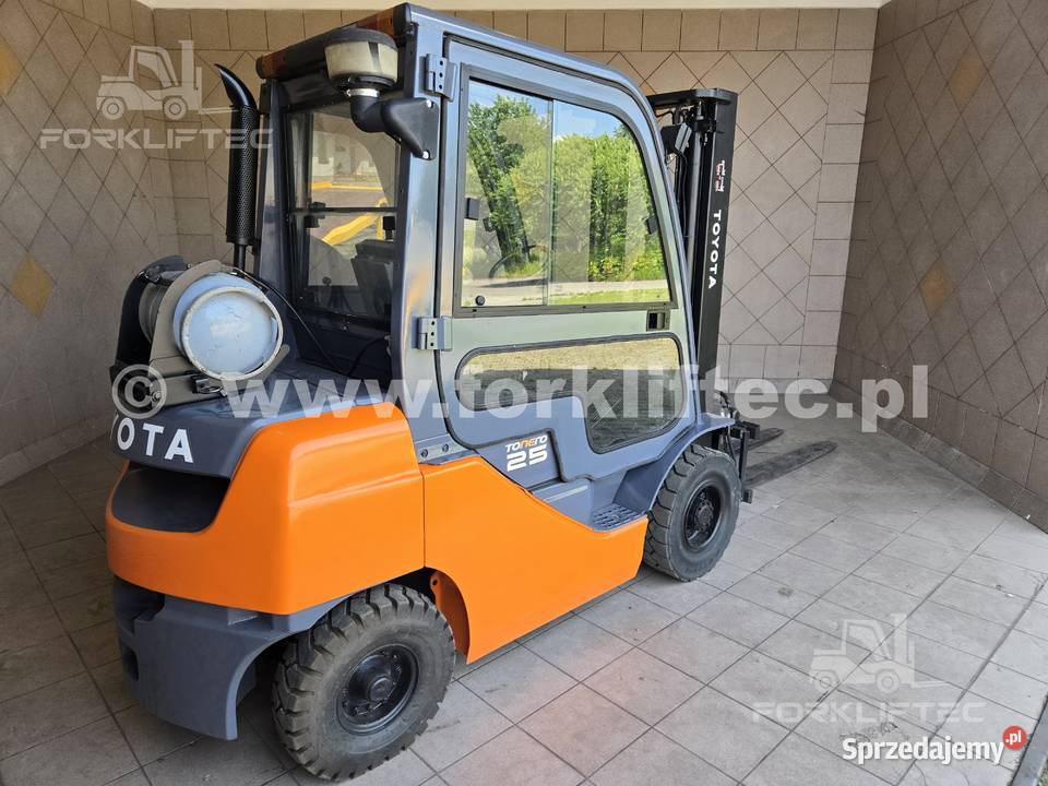 Wózek Widłowy TOYOTA 8FG25 Kabina wolny skok Lędziny