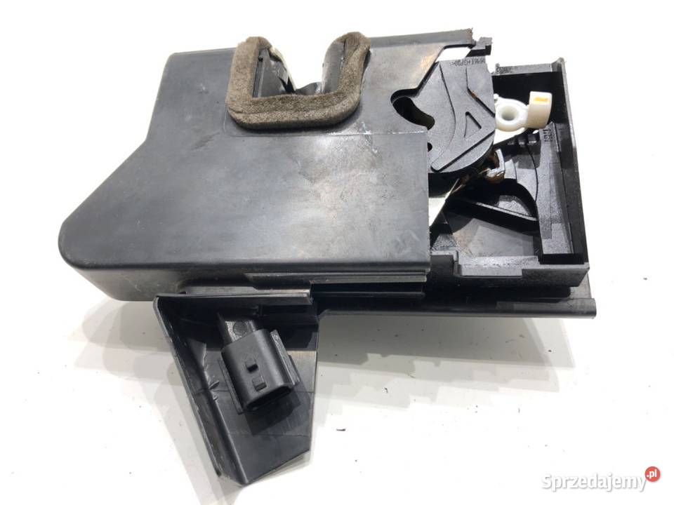 ZAMEK DRZWI PRAWY PRZÓD DACIA DUSTER Hatchback sprzedam