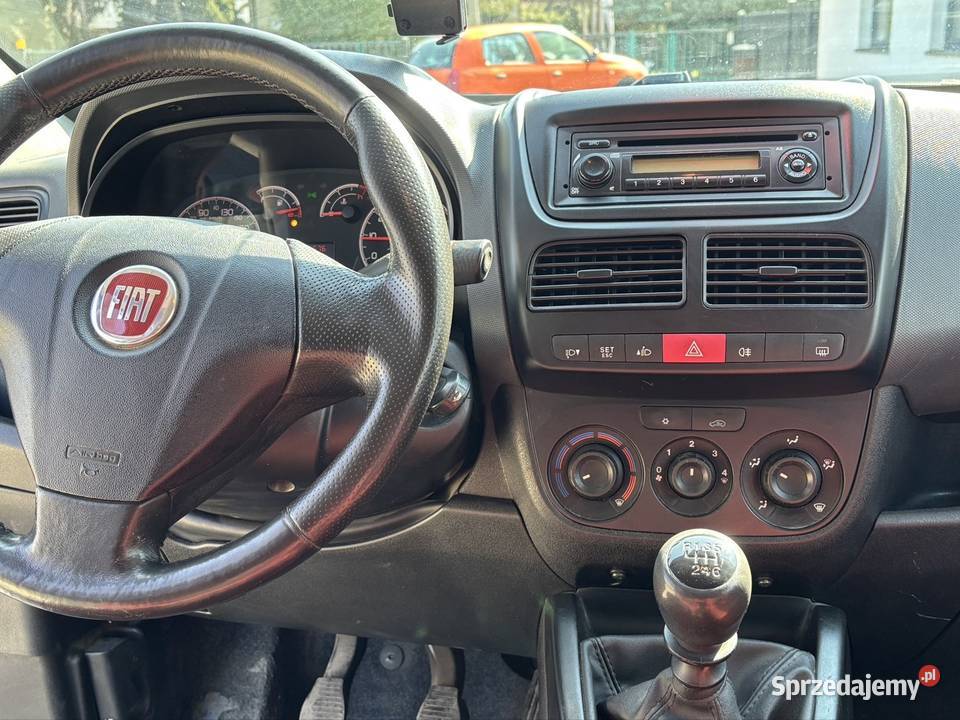 Fiat Doblo 5 osobowy 16 multijet nieuszkodzony Konstancin-Jeziorna sprzedam