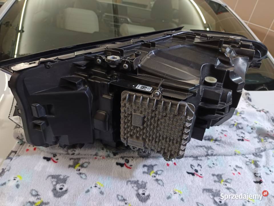 BMW g30 g31 reflektor przód prawy 743920801 Rok produkcji 2018