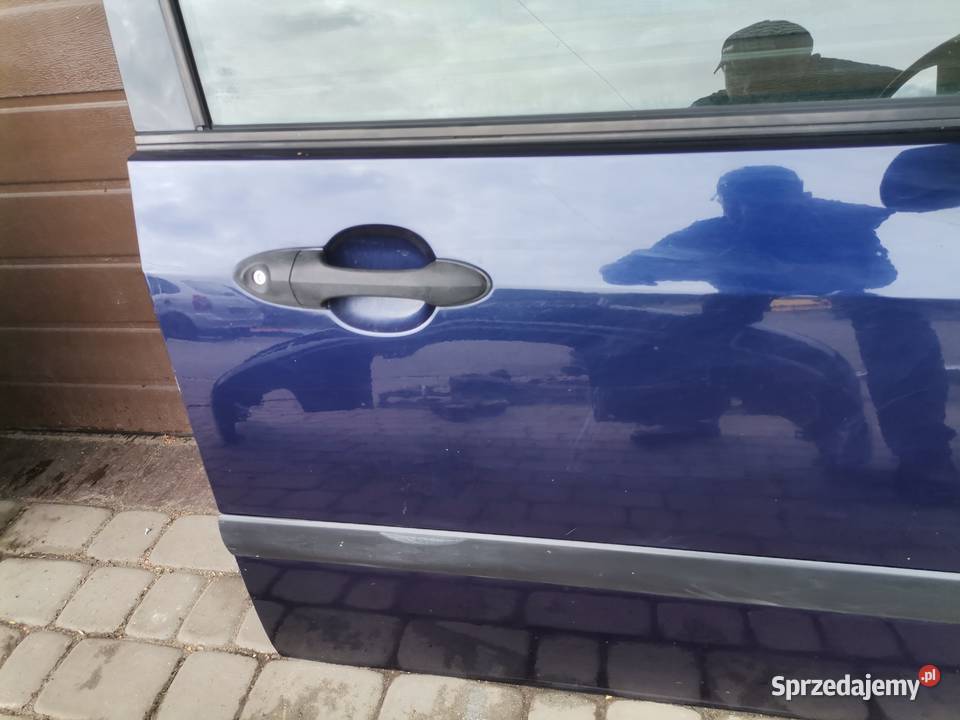 FORD FOCUS MK1 HB 5D DRZWI PRAWY PRZÓD KOLOR H8 Nowy Sącz