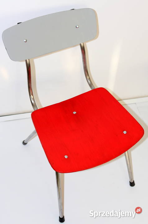 Stare industrialne metalowo drewniane krzesla z