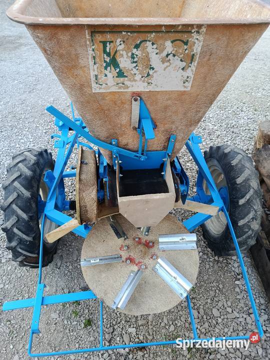 Rozsiewacz nawozów kos Sadkowice