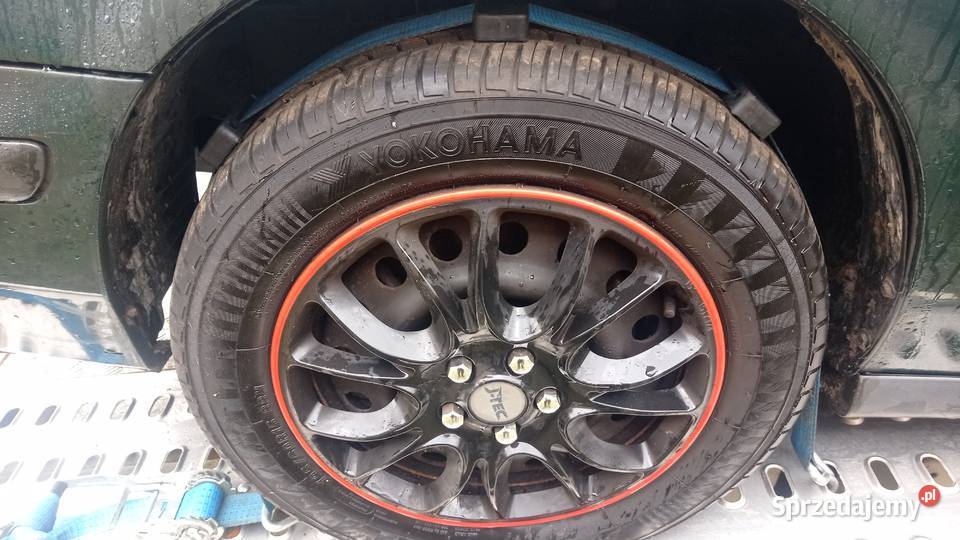 Nowe yokohamy 15 Volvo V40 4 Opony i felgi sprzedam
