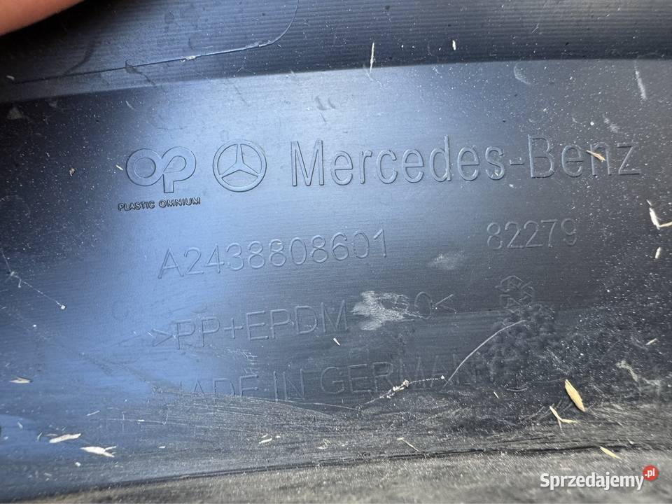 Listwa błotnika przód prawa rh Mercedesbenz w243 Sieraków