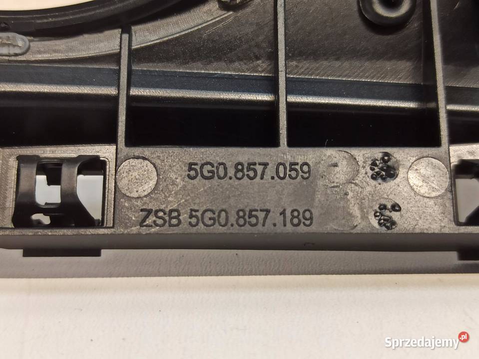 RAMKA ZEGARÓW GOLF VII 5G0857059