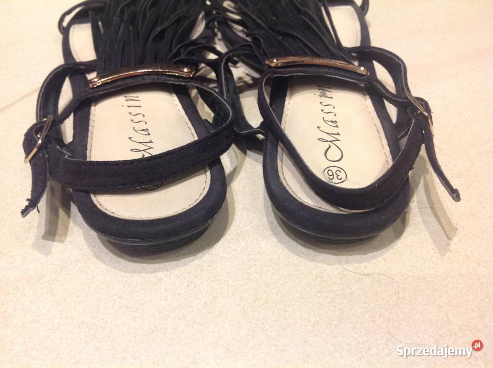 Sandałki czarne zamszowe r 36 frędzle Nowa Sól