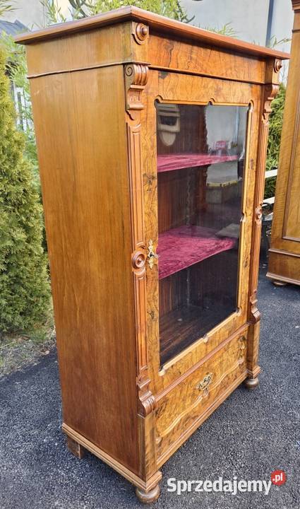 Piękna witryna orzechowa 9282 Szczecin