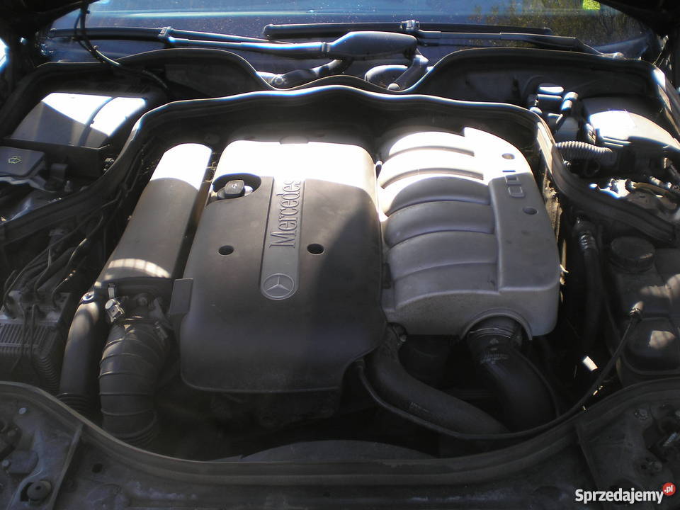 Mercedes E270 w211 Avantgarde lekko uszkodzony Rok produkcji 2003 śląskie Częstochowa sprzedam