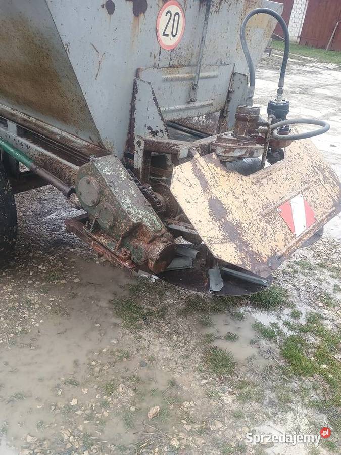 Rozsiewacz RCW 3 do wapna Agromasz Mościska-Kolonia