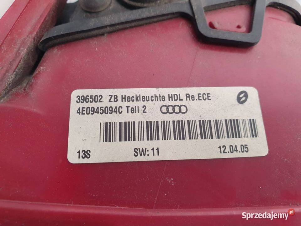 LAMPA W KLAPE PRAWA AUDI A8 D3 4E0945094C Lipno