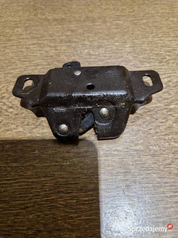 Zamek bagażnika Peugeot 106