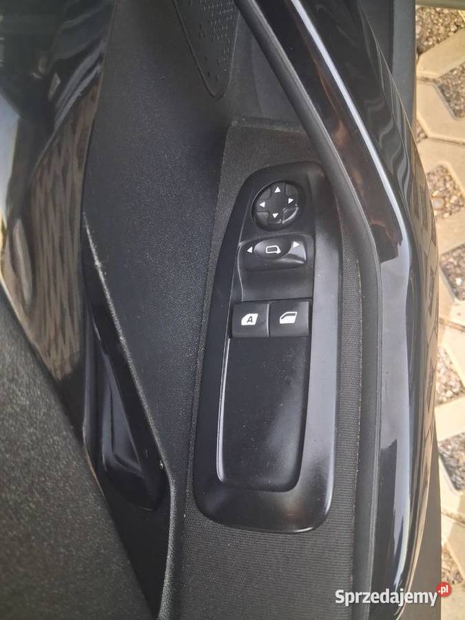 PEUGEOT 208 2015r 12 benzyna Opoczno sprzedam