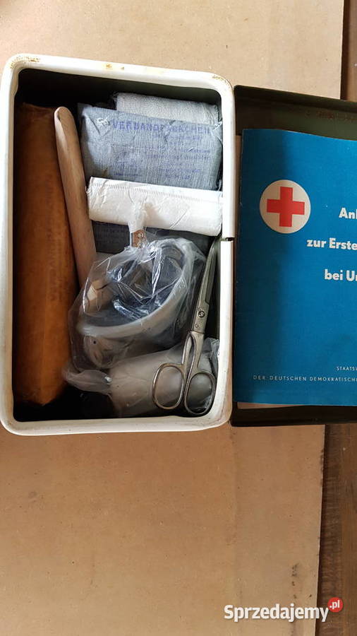 apteczka samochodowa z lat 80 zakup w DDR Pozostałe Szczecin