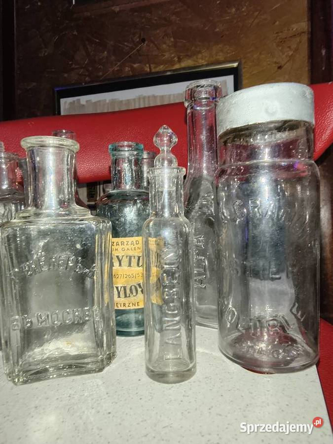 23 sztuki sygnowanych buteleczek Suwałki