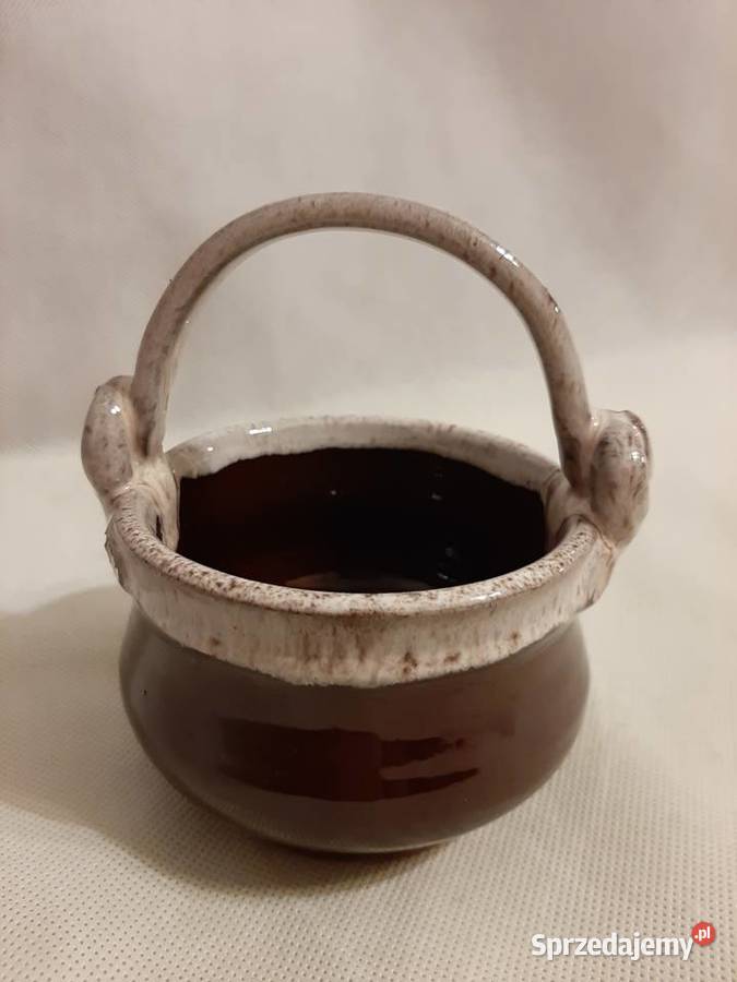 Śliczny ceramiczny koszyczek na cukierki