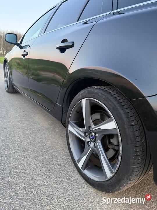 Volvo V60 D4 RDesign 181 Automat Szyberdach Łańcut