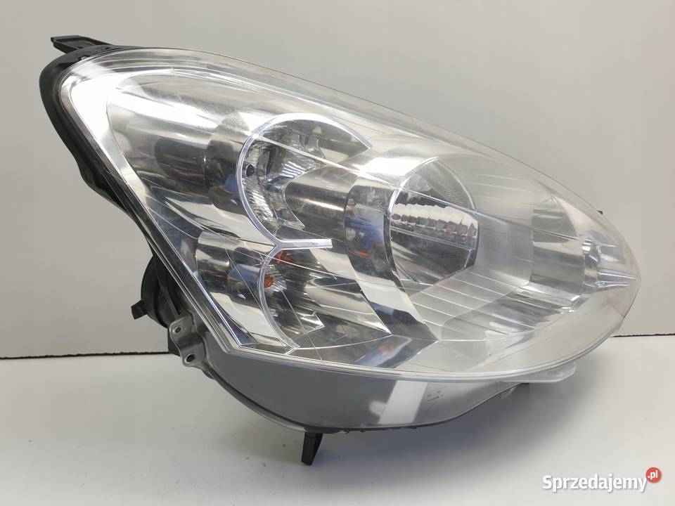 Peugeot Partner II PRZEDNIA LAMPA PRAWA przód Lampy przednie lubelskie Chełm