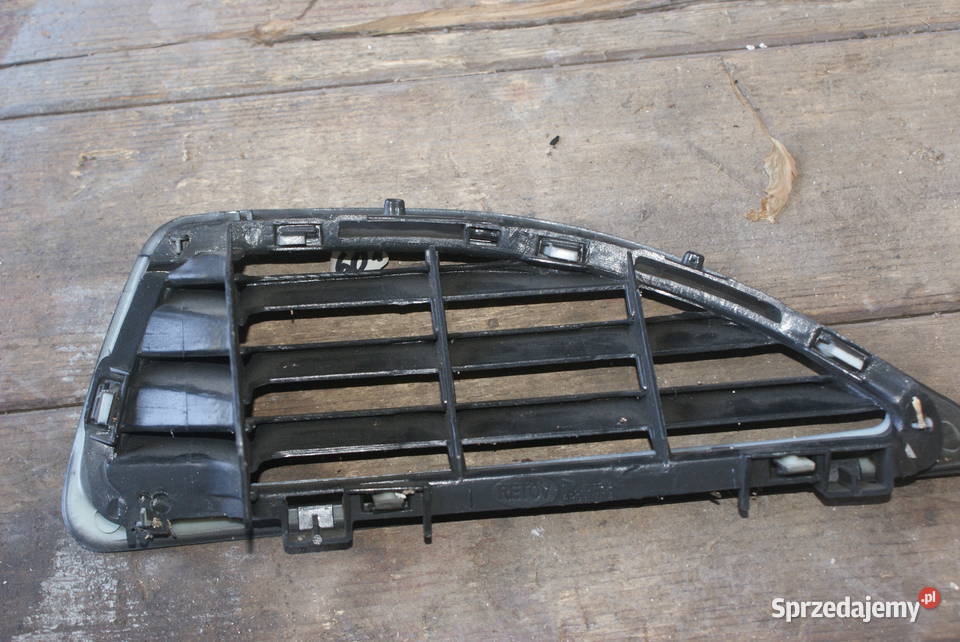 ATRAPA RENAULT MEGAN PRZÓD LEWA 992001 Białobrzegi sprzedam