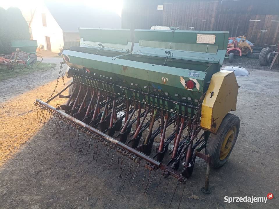 Siewnik zbożowy Poznaniak z grabkami Pisarzowa
