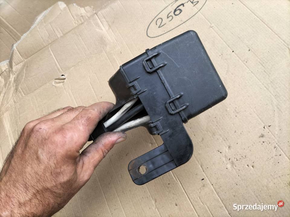 TOYOTA AVENSIS T25 20 D4D SKRZYNKA BEZPIECZNIKÓW osobowe Kamień-Kolonia