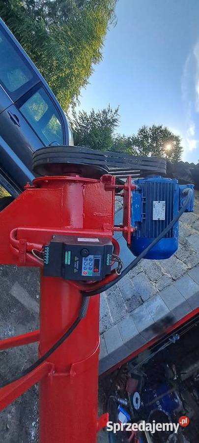 Podajnik ślimakowy do trocin zboża podkarpackie