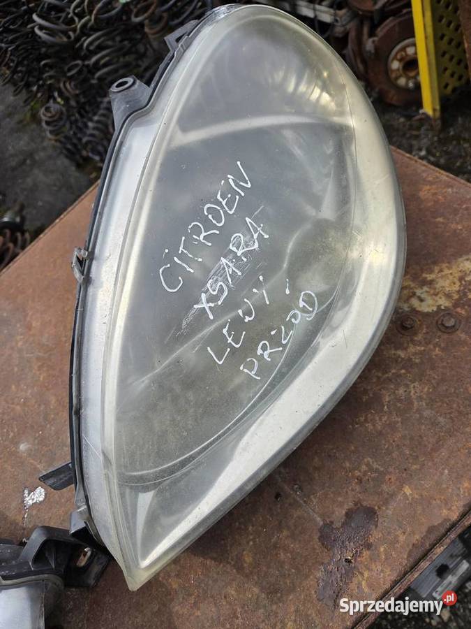 Lampy przód Citroen Xsara Łagów