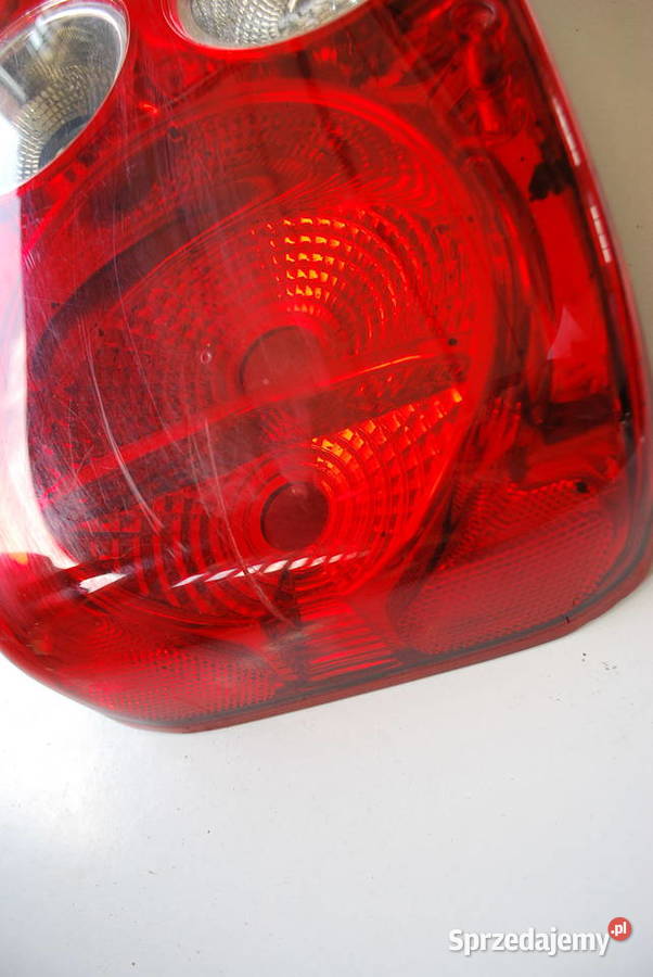 HELLA USZKODZONY KLOSZ DO LAMPY DO PRZYCZEPY Grzebowilk