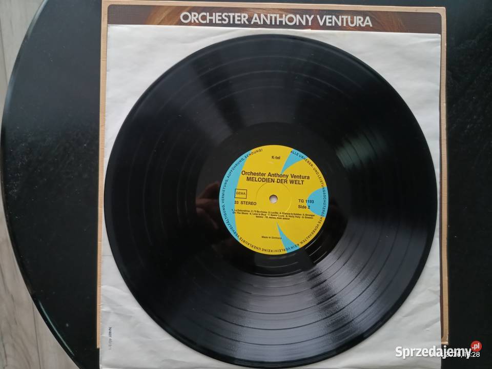 Dwa albumy z melodyjną muzyką rozrywkową pop